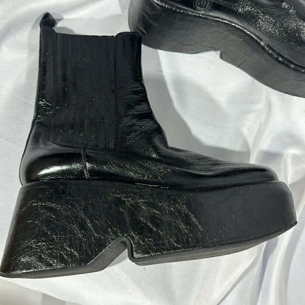 FREE PEOPLE DISCO DAYS PLATFORM BOOTS IN BLACK CRINKLED PATENT NEW